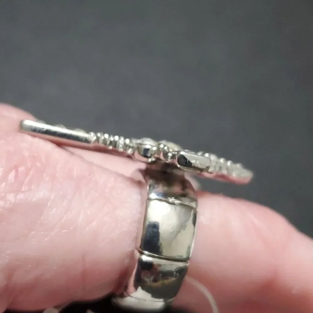 Unbranded pretty silver